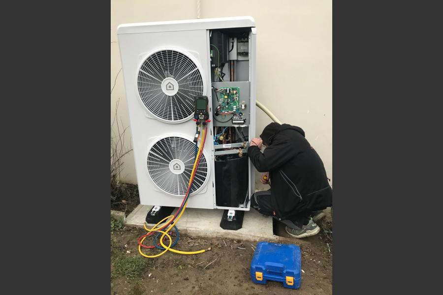 Mise en service d'une nouvelle pompe à chaleur à saint cast le guildo 